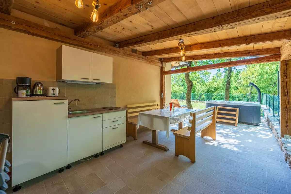 Ferienhaus mit Whirlpool und Sonnenterrasse in Grizane, Primorje-Gorski Kotar