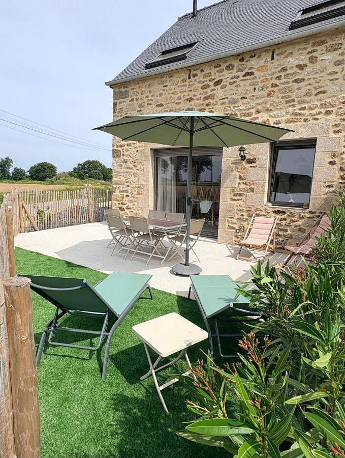 Location de vacances pour 5 personnes, avec terrasse et jardin à Trégon - 2