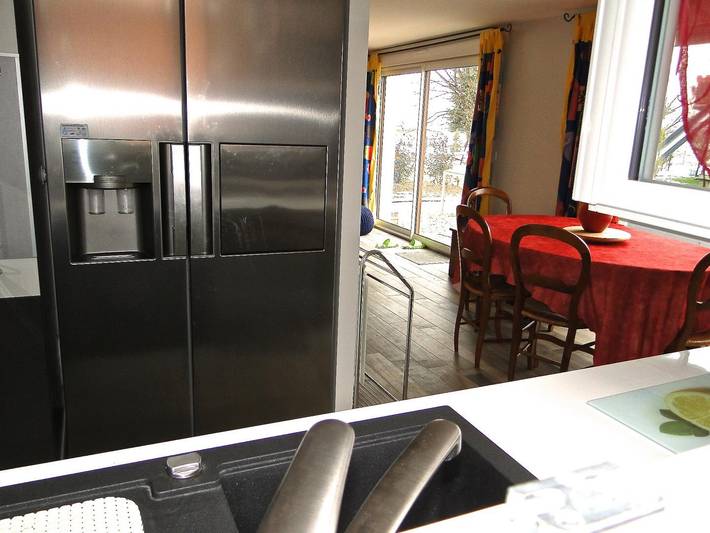 Gîte pour 12 personnes, avec piscine ainsi que terrasse et jardin à Saint-Vérand - 2