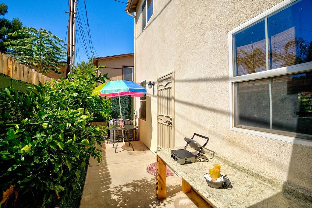 +Lake View House+ Walk to private sandy beach. Private lake access. in Lake Elsinore, Riverside County