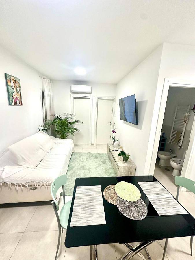 Appartamento per 4 persone, con panorama e piscina nonché balcone in Fiumicino