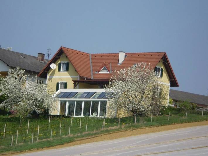 BnB für 2 Personen, mit Terrasse und Pool sowie Ausblick und Sauna in der Oststeiermark