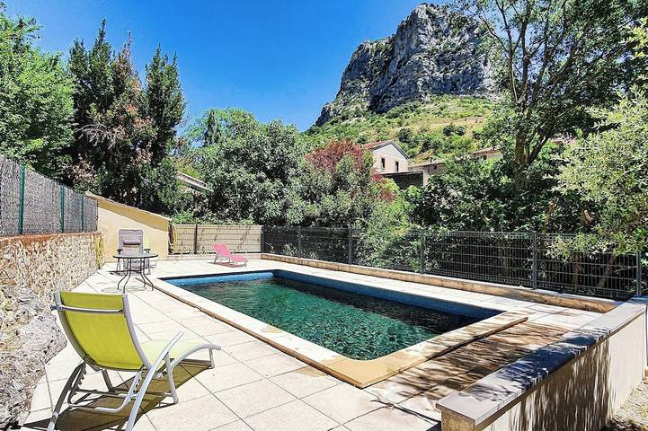 Gîte pour 7 personnes, avec jardin et piscine à Saint-Jean-de-Buèges