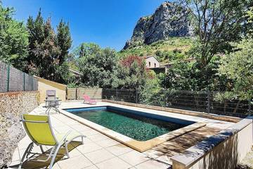 Gîte pour 7 personnes, avec piscine et jardin à Saint-Jean-de-Buèges