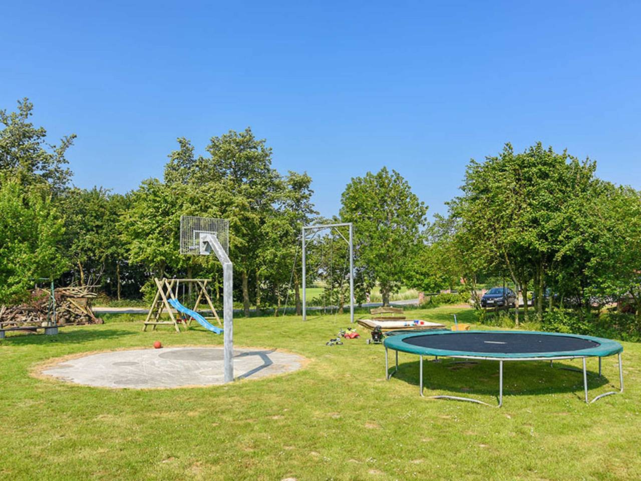 Bauernhof Landwarf Grafthof - Ferienwohnung Rapsblüte in Neuharlingersiel, Landkreis Wittmund