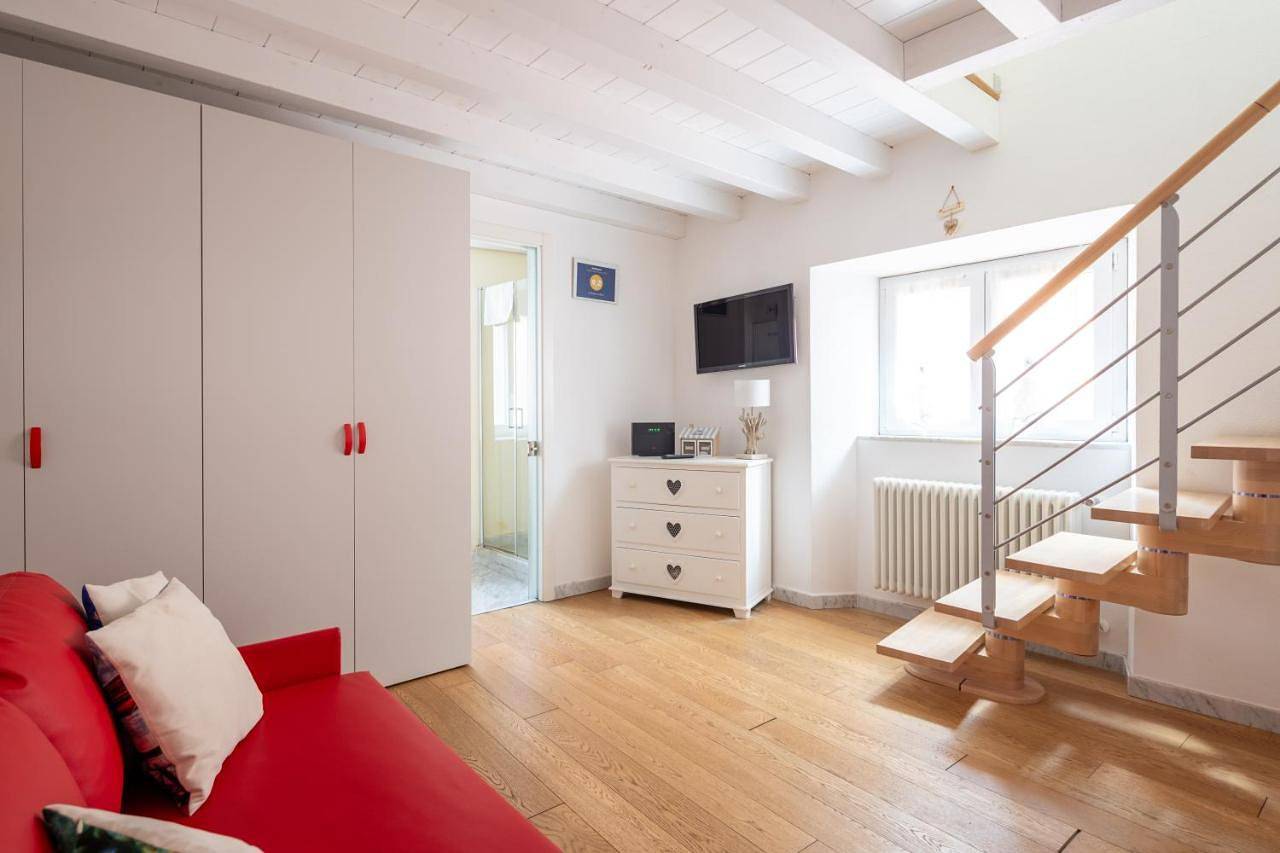 La Finestra sul Mare - Lerici Bright Sea view Apartment on Two floors in Lerici, 4 Guests in Lerici, Lerici Gemeinde