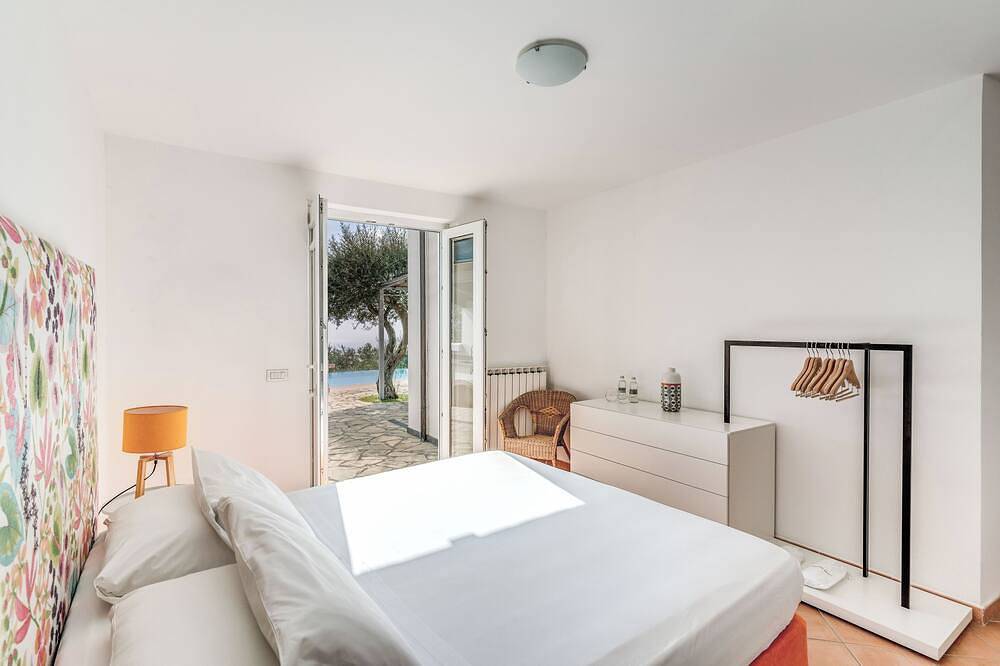 Villa Chez Piè: Panoramic Views, Pool & Concierge in Torca, Neapel Provinz