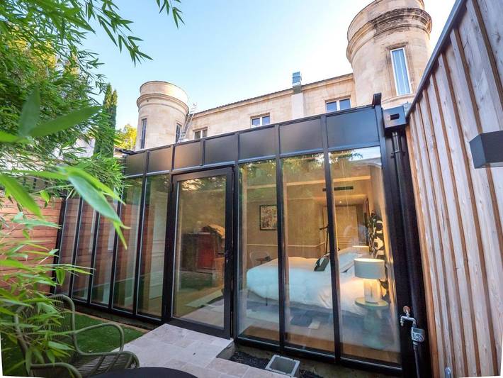 Hôtel pour 2 personnes, avec jardin et piscine ainsi que vue et sauna, animaux acceptés à Le Bouscat - 2