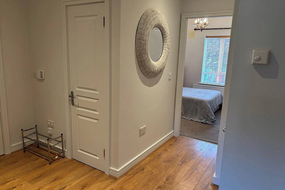 Entire apartment, Spacious 2 Bed Apartment near Dublin Airport in Celbridge ED, County Kildare