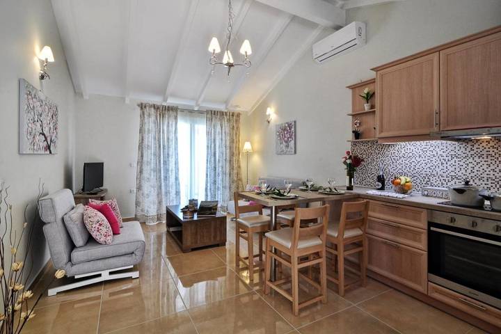 Appart’hôtel pour 2 personnes, avec Balcon et Terrasse ainsi que Jardin et Piscine
