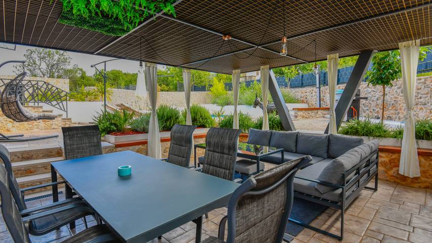 Villa 3Qb - Split by Villas Guide in Dalmatinisches Zagora
