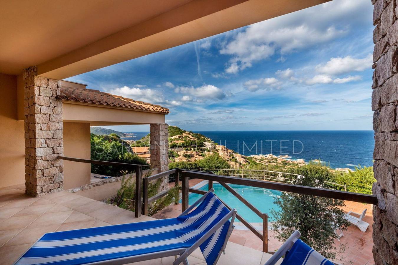 Casa Rosa Bianca in Costa Paradiso, Trinità d'Agultu e Vignola