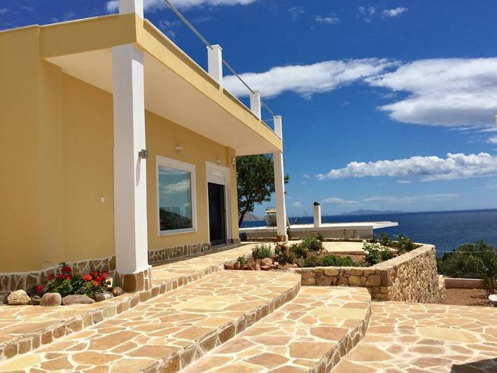 Ferienhaus für 6 Personen, mit Balkon und Whirlpool sowie Terrasse und Garten