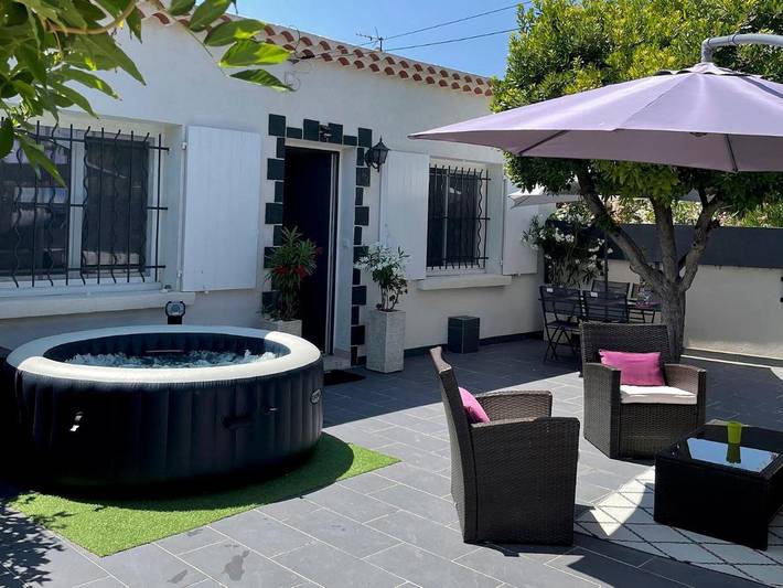 Maison de vacances pour 4 personnes, avec jardin et jacuzzi