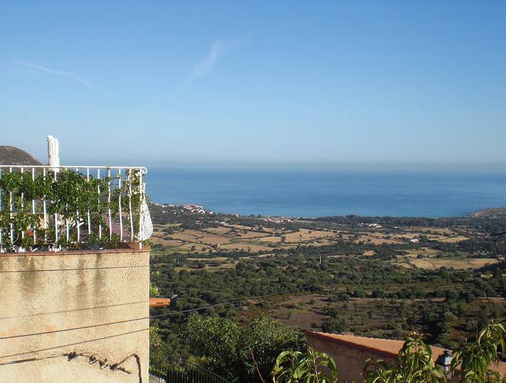 Gîte pour 3 personnes, avec Terrasse à Aregno