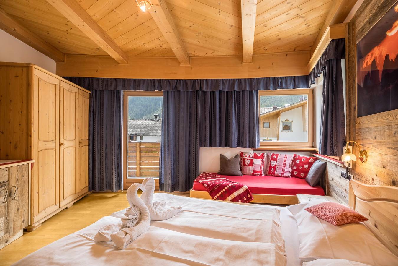 Haustierfreundliches Apartment "Villa Anita Pares" mit Bergblick, Sauna, Wlan, Terrasse und Balkon in San Vigilio di Marebbe, Enneberg