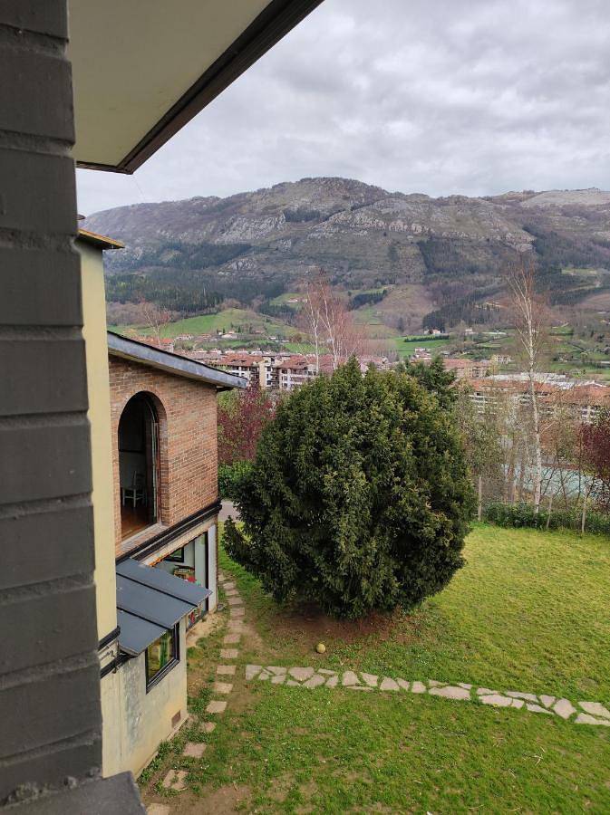Auberge pour 12 personnes, avec Terrasse et Jardin