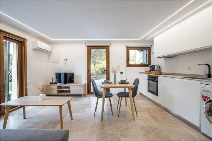 Gîte pour 2 personnes, avec Balcon et Terrasse ainsi que Jardin et Vue à Estellencs