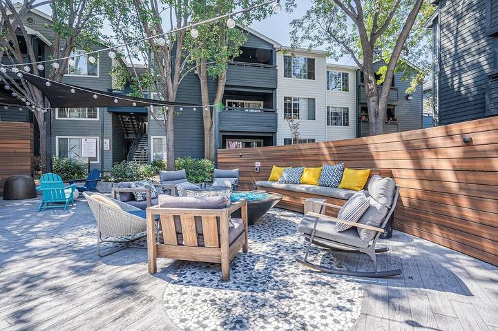 Vacation rental for 4 people, with balcony and pool in Sunnyvale