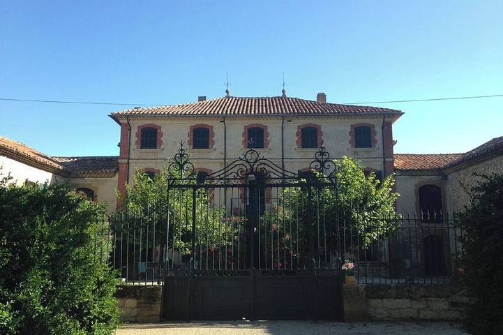 Gîte au Château Jonquier 2 in Séguret, Provence