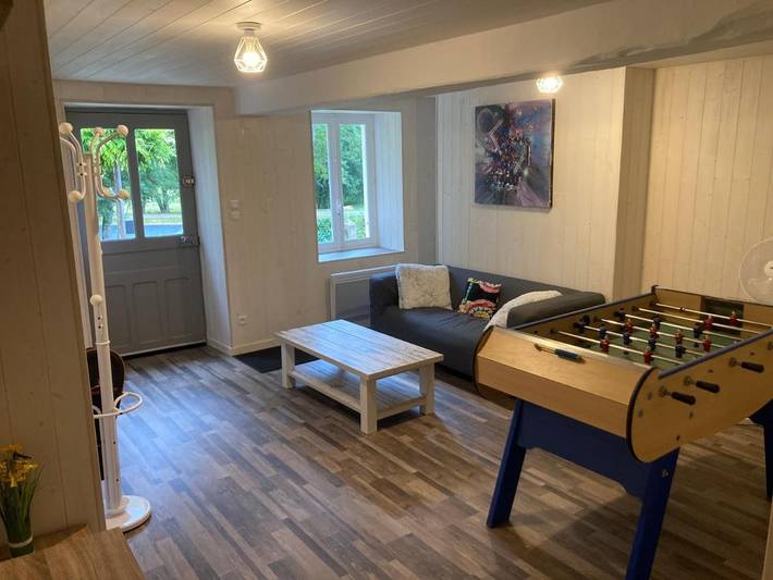 Location de vacances pour 6 personnes, avec jardin à Dampierre-sous-Bouhy