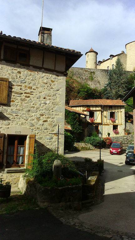 Gîte pour 5 personnes, avec balcon dans le Cantal - 3