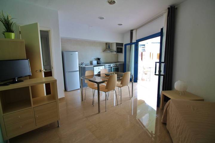 Gîte pour 6 personnes, avec terrasse, animaux acceptés dans San Juan De Palamos - 3