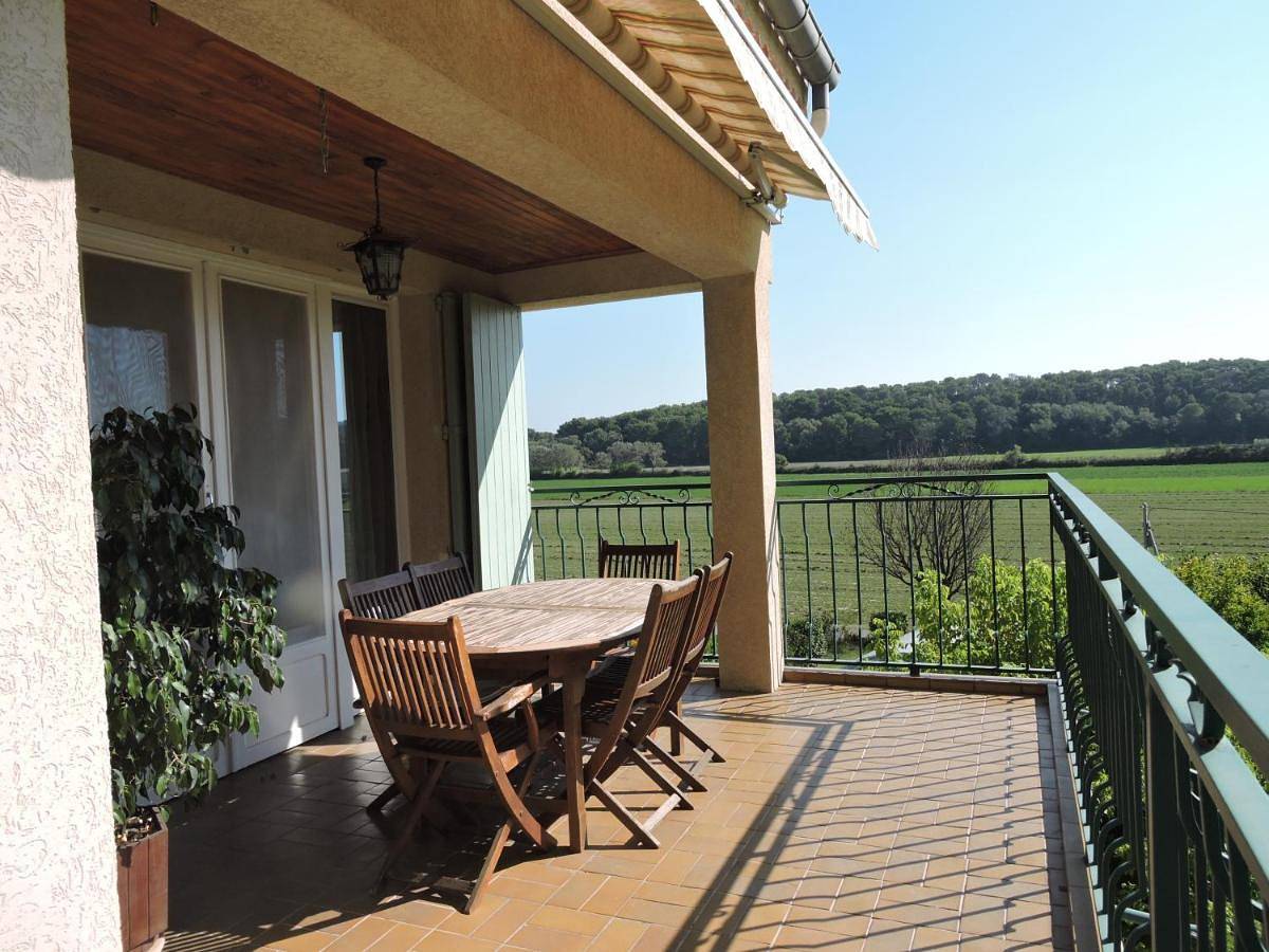 Three-Bedroom House in Cornillon-Confoux, Côte méditerranéenne (France)