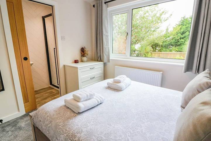 Camusfearna, pet friendly, country holiday cottage in Colvend in Kippford, Dumfries and Galloway
