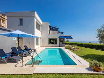 Villa für 10 Personen, mit Garten in Rijeka