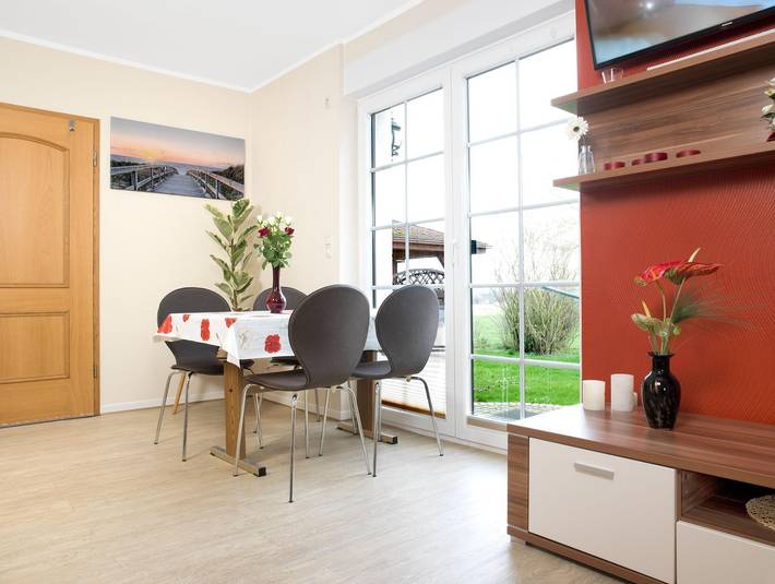 Ferienwohnung für 4 Personen, mit Terrasse und Garten in Weitendorf-Hof - 3