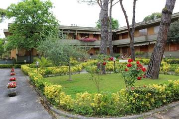 Ferienwohnung für 8 Personen, mit Balkon in Marina di Massa