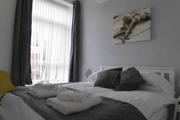 Apartment for 12 People in Chester, Cheshire, Photo 4