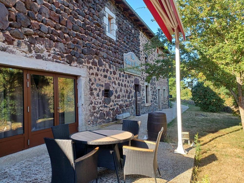 Double Room in Saint-Christophe-sur-Dolaison, Haute-Loire