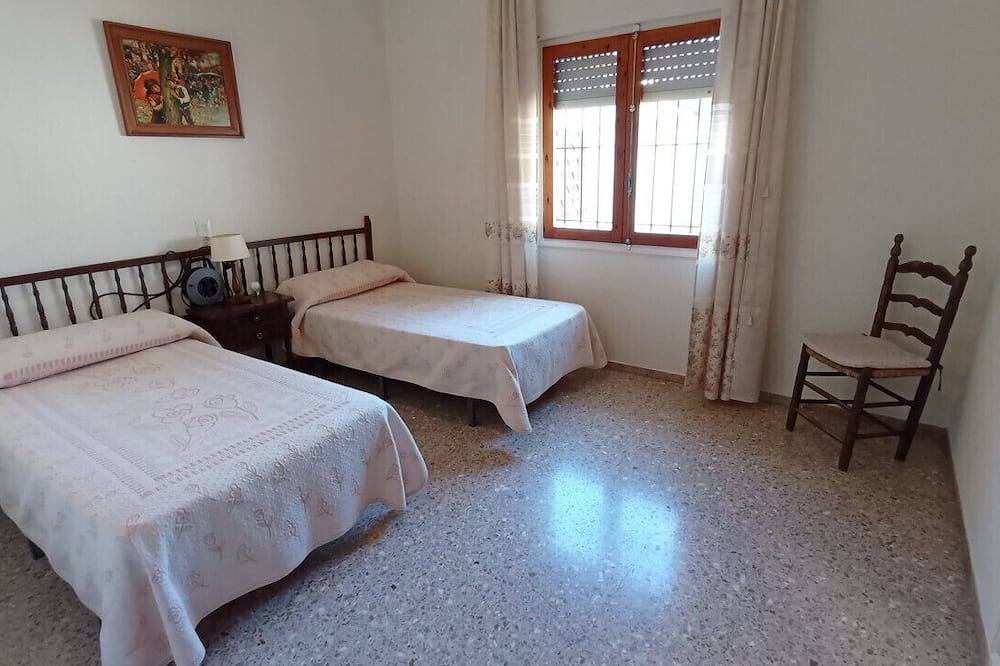 Villa Mit Schönem Und Ruhigen Garten 6 Menschen 200 M. Strand In Vinaroz in Vinaròs, Costa del Azahar
