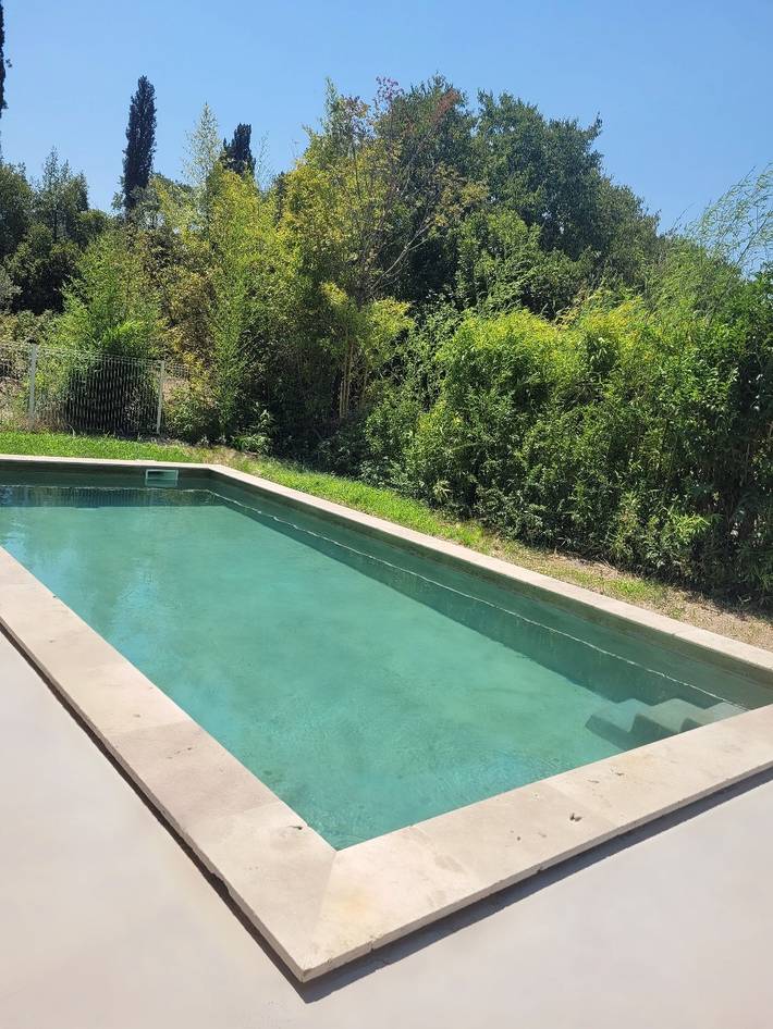 Gîte pour 4 personnes, avec piscine, adapté aux familles à Saint-Étienne-du-Grès - 3
