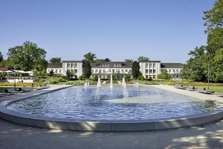 Hotel für 3 Personen, mit Terrasse und Whirlpool sowie Garten und Pool in Bad Lippspringe