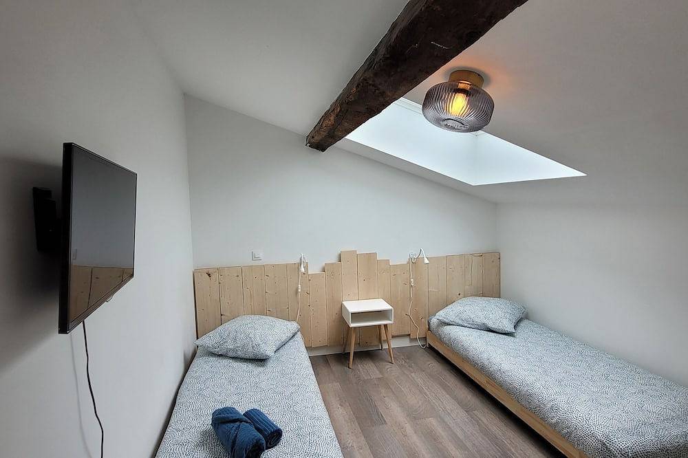 Apartamento entero, Cosy, bright duplex apartment Bordeaux/Vignoble/Plages Médocaines - Close to shops. in Macao, Parque natural regional del Médoc