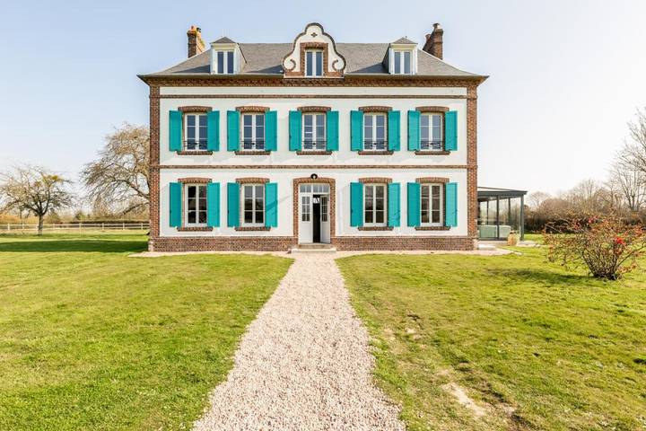 Villa pour 18 personnes, avec Terrasse ainsi que Jardin et Vue