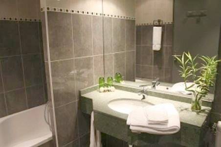 Hôtel pour 2 personnes, avec Terrasse et Jardin à Cambrai - 4
