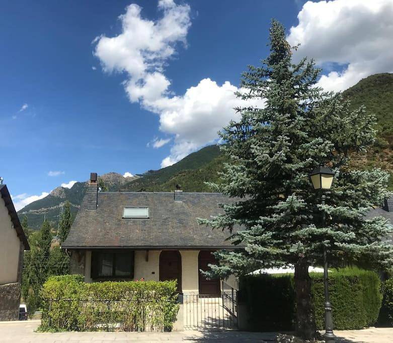 Casa rústica familiar en los Pirineos in Biescas, Pirineo Aragonés