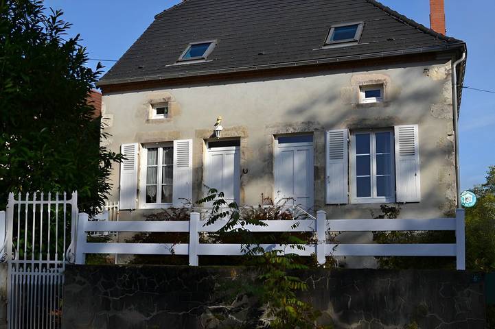 Gîte pour 8 personnes, avec jardin et terrasse ainsi que sauna et jacuzzi