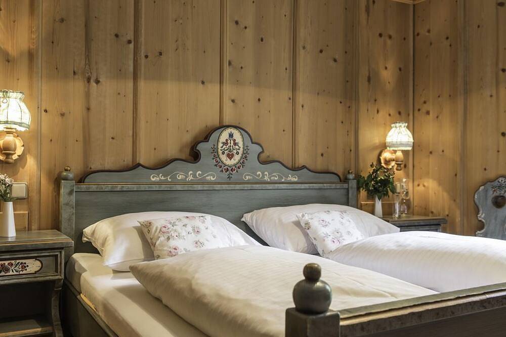 Doppelzimmer mit Dusche, Wc - Andrelwirt, ***Hotel Landgasthof in Rauris, Ski Amadé