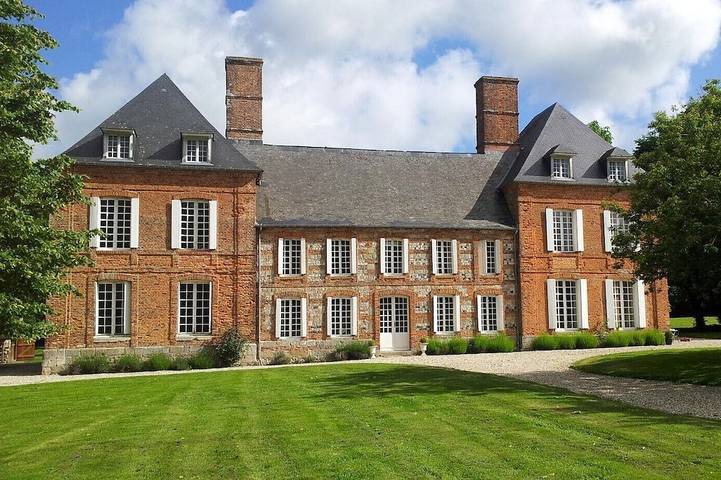 Gîte pour 16 personnes, avec Jardin dans Criquetot-le-Mauconduit