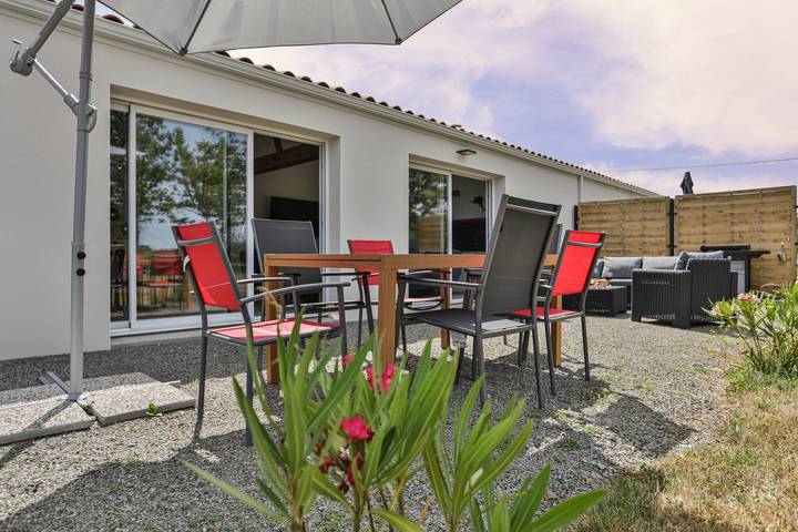 Gîte pour 11 personnes, avec Jardin en Vendée
