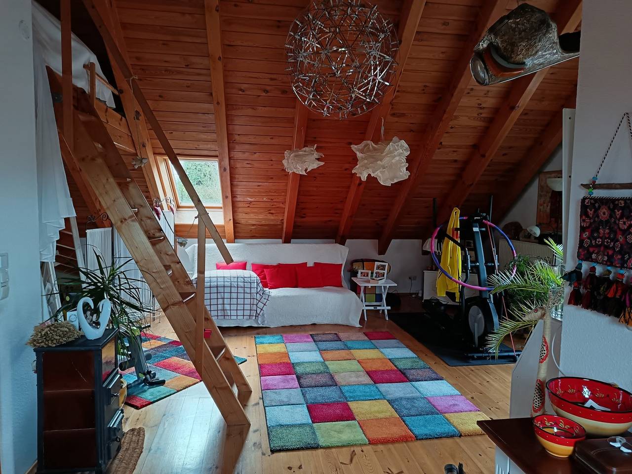 Apartment „Blütenlicht“ mit Bergblick, Gemeinschaftsterrasse und Wlan in Hameln, Weserbergland