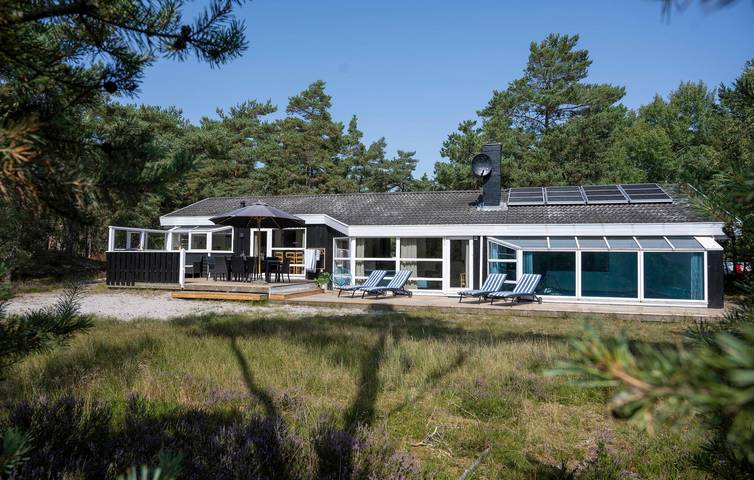 Ferienhaus für 10 Personen, mit Whirlpool und Sauna sowie Terrasse und Garten auf Bornholm - 4