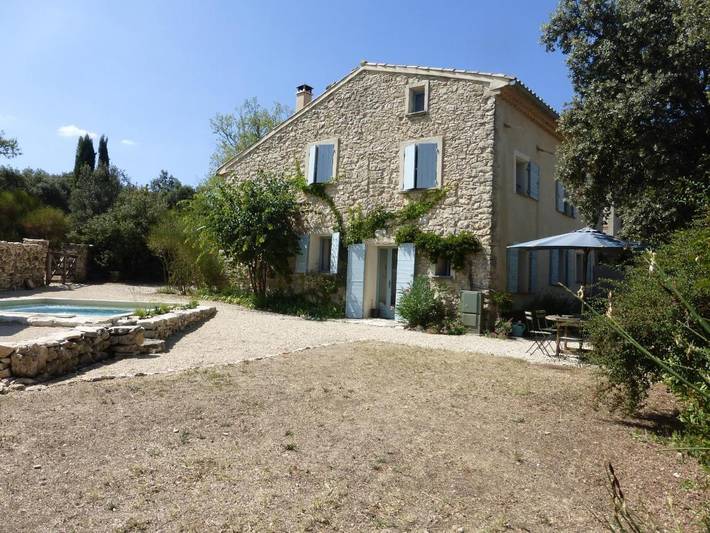 Maison de vacances pour 6 personnes, avec piscine ainsi que terrasse et jardin