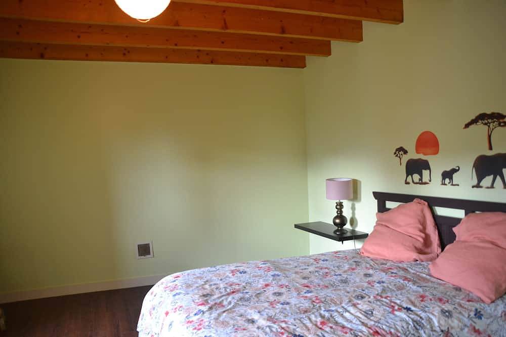 Cosy house with fireplace in Lannion, Ceinture Dorée