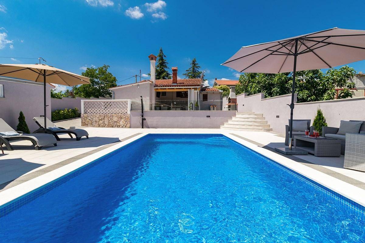 Ferienhaus für 6 Personen mit Terrasse in Divšići, Südküste Istrien